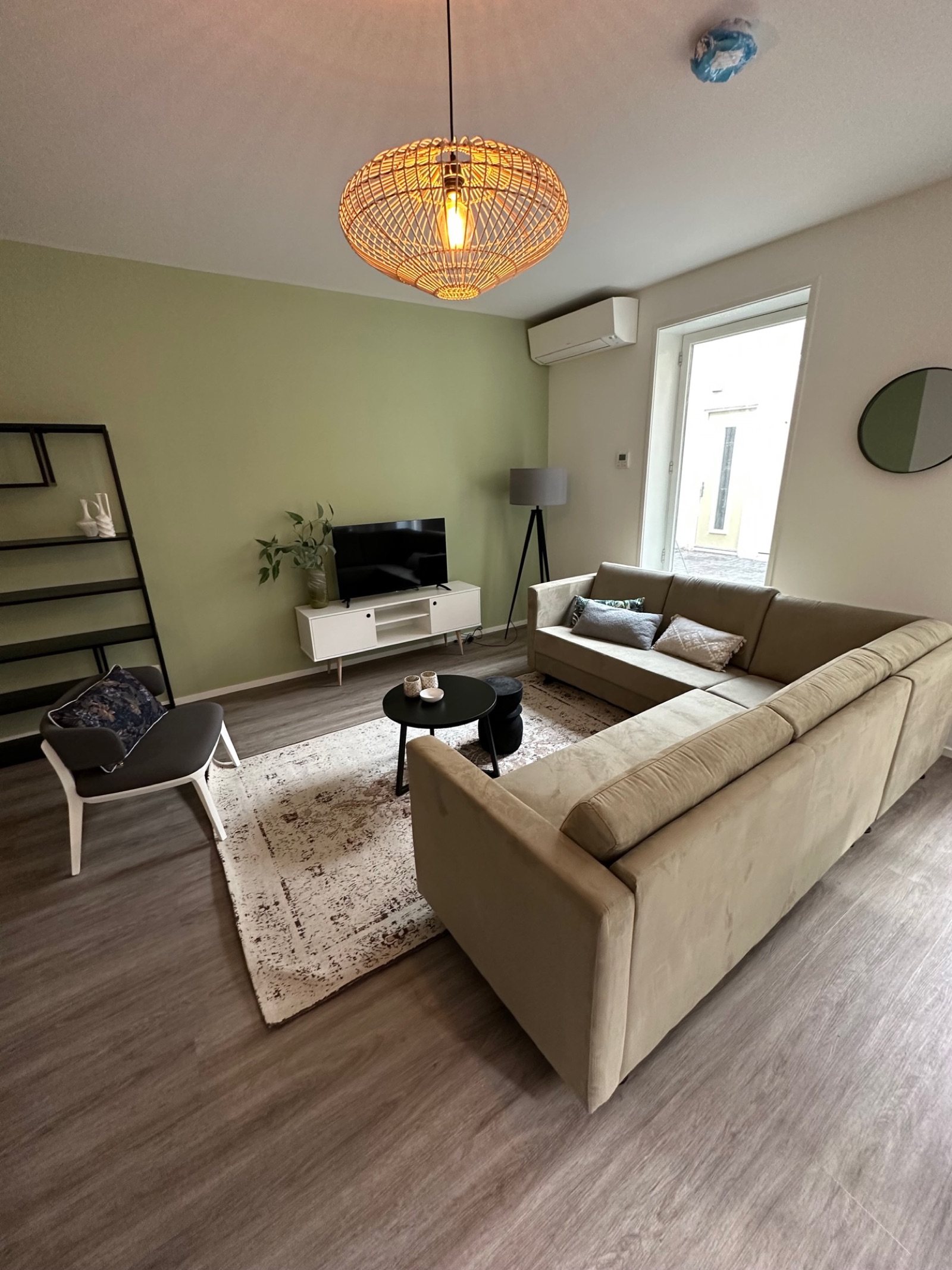 Gemeubileerd interieur van Nieuwe Boteringestraat 23-B in Groningen 25