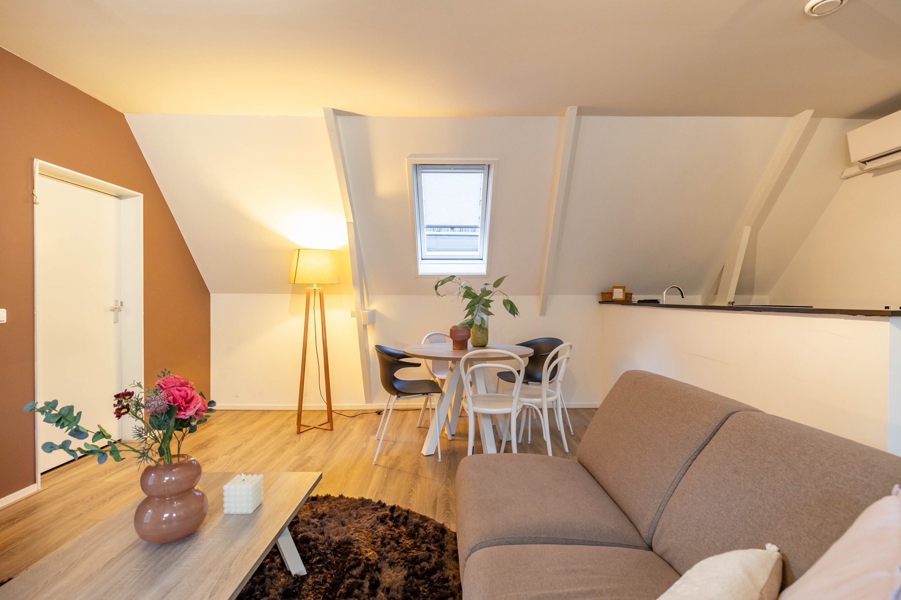 Furnished interior of Nieuwe Boteringestraat 23-F in Groningen 9
