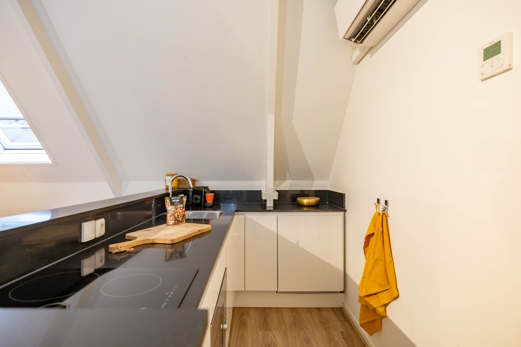 Furnished interior of Nieuwe Boteringestraat 23-F in Groningen 12