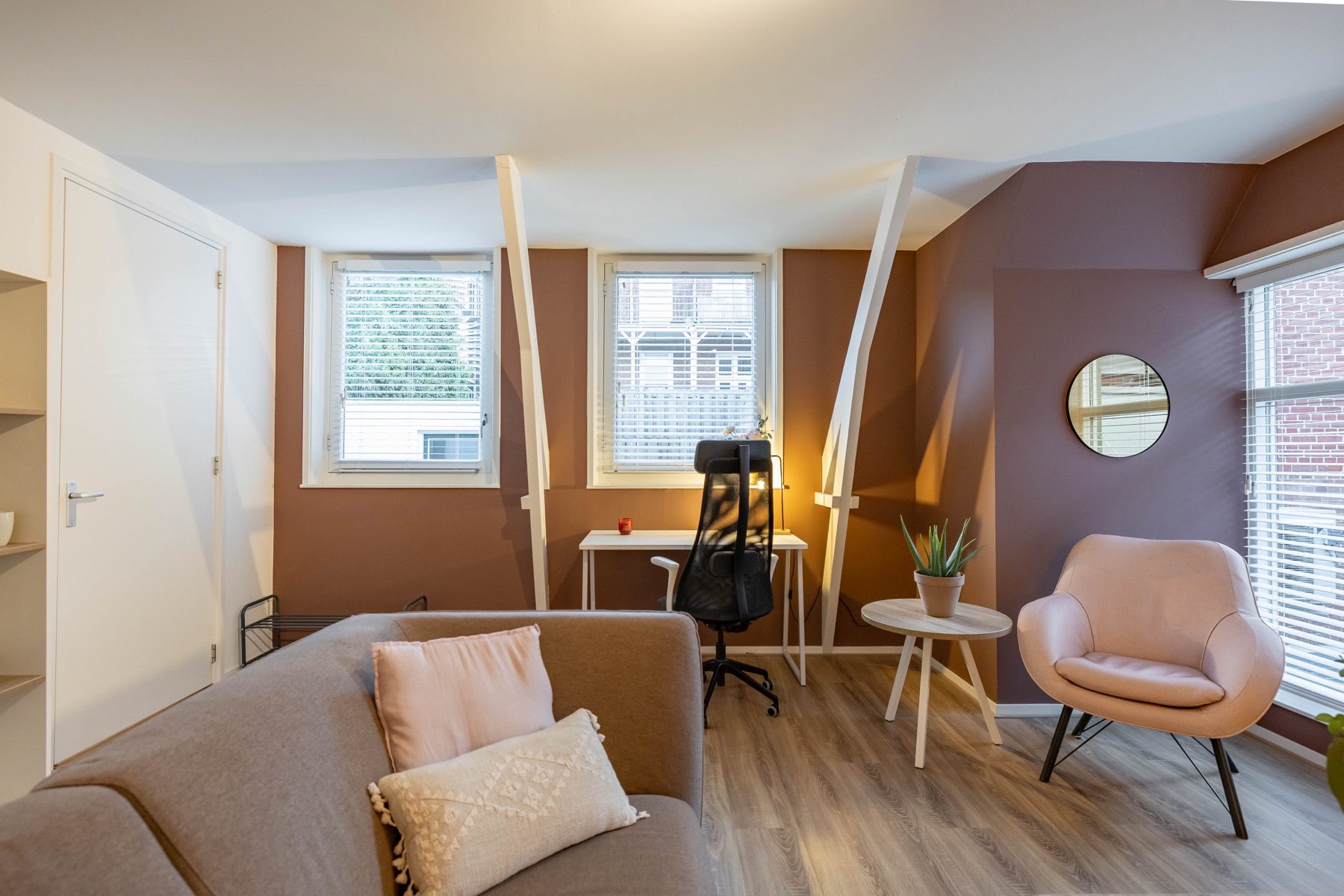 Furnished interior of Nieuwe Boteringestraat 23-F in Groningen 15