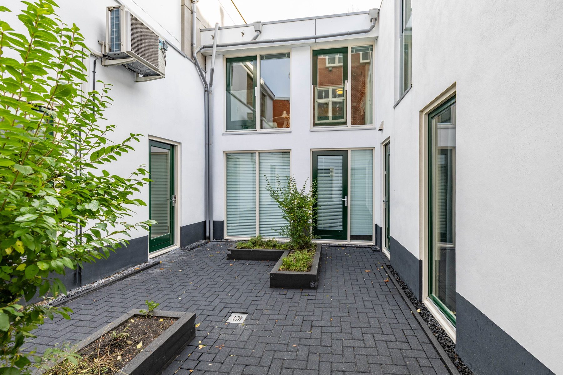 Furnished interior of Nieuwe Boteringestraat 23-F in Groningen 21